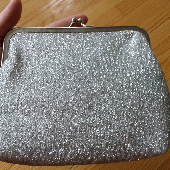 Vintage Silver Lame Evening Bag Kisslock Clutch Purse Rockabilly Retro Glamor Fo - Picture 10 of 10
